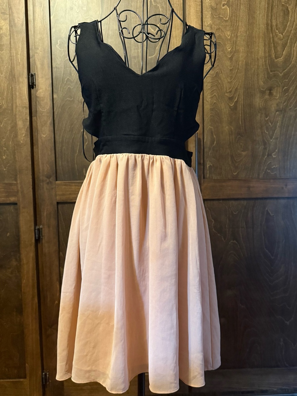 Black & Blush V-Neck Cutout Mini Dress - Picture 8 of 8